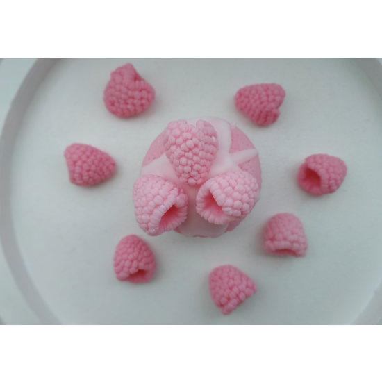 Mydlana babeczka malinowa