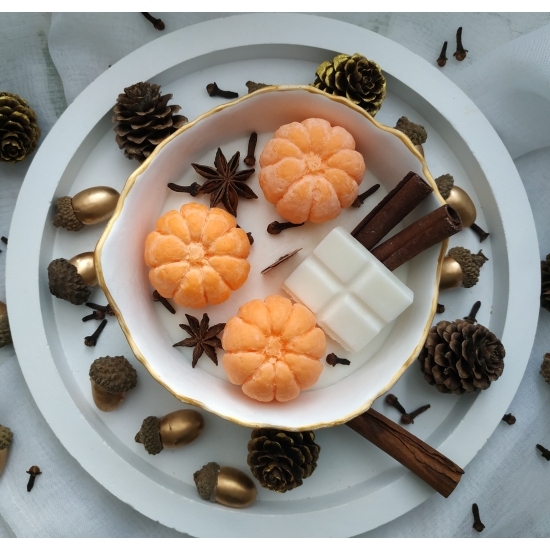 Świąteczna świeca sojowa cynamon i pomarańcza