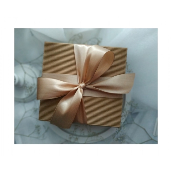 Świeca sojowa z naturalnymi bursztynami